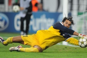 多米体育官网入口-莱万多夫斯基跨界NBA独行侠逆转绝杀，足篮联动引爆全球